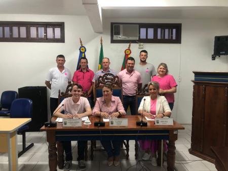 Câmara Municipal Apoia a Campanha Outubro Rosa