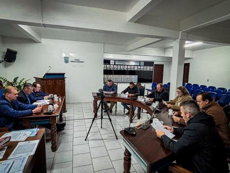 Vereadores aprovam por unanimidade dois projetos de lei do Executivo Municipal
